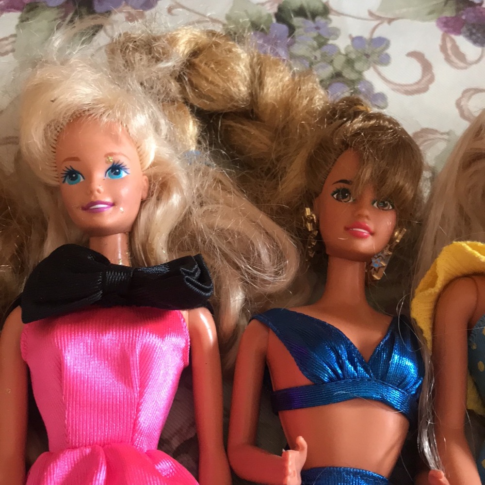 GROUP OF  SEVEN BARBIE’S 1990s (WILL SELL SEPARATELY ) or bundled. - Picture 10 of 16